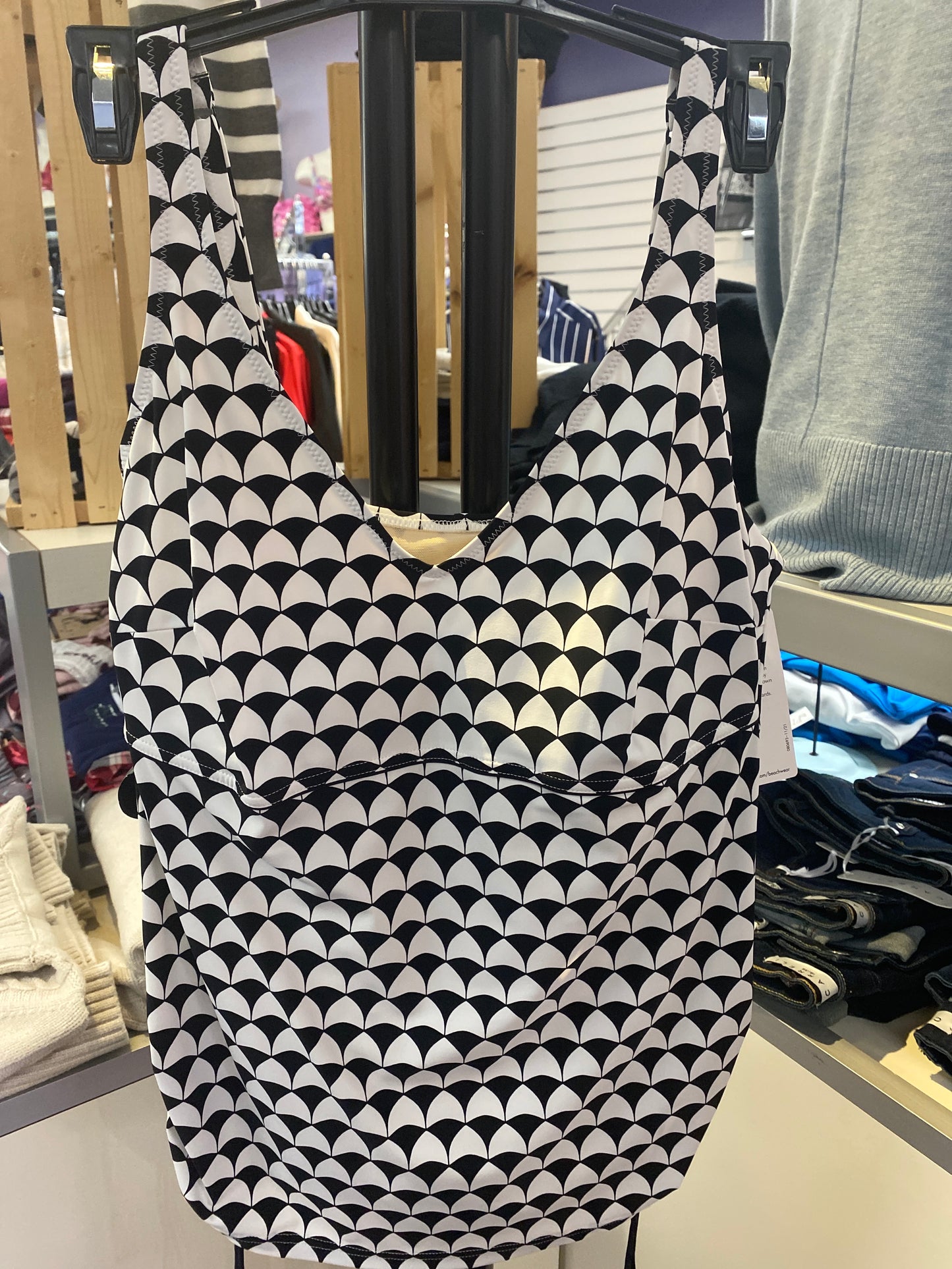 Geometric Print Sleeveless Top