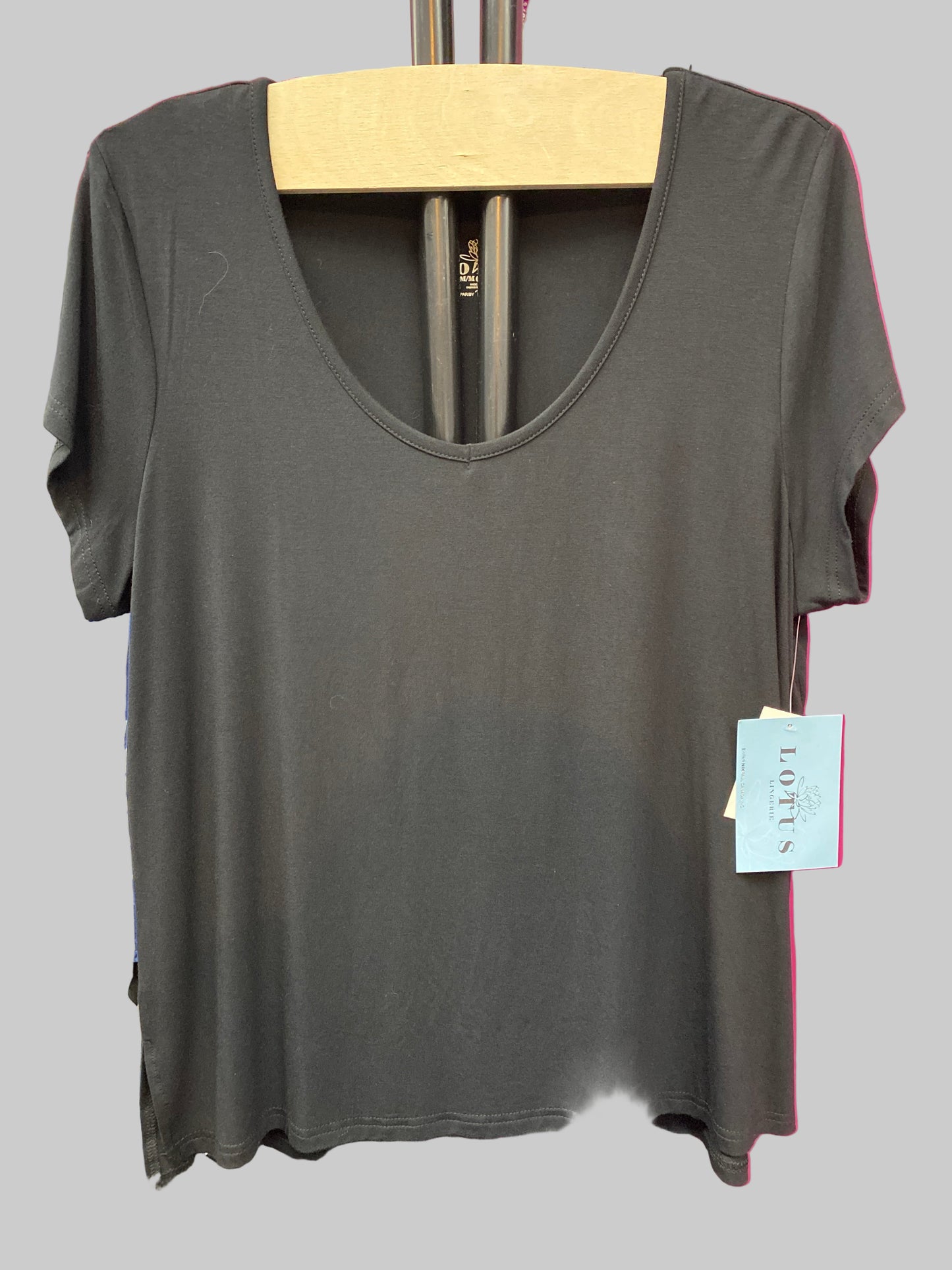 Lotus Black Scoop Neck T-Shirt - Black - L4004